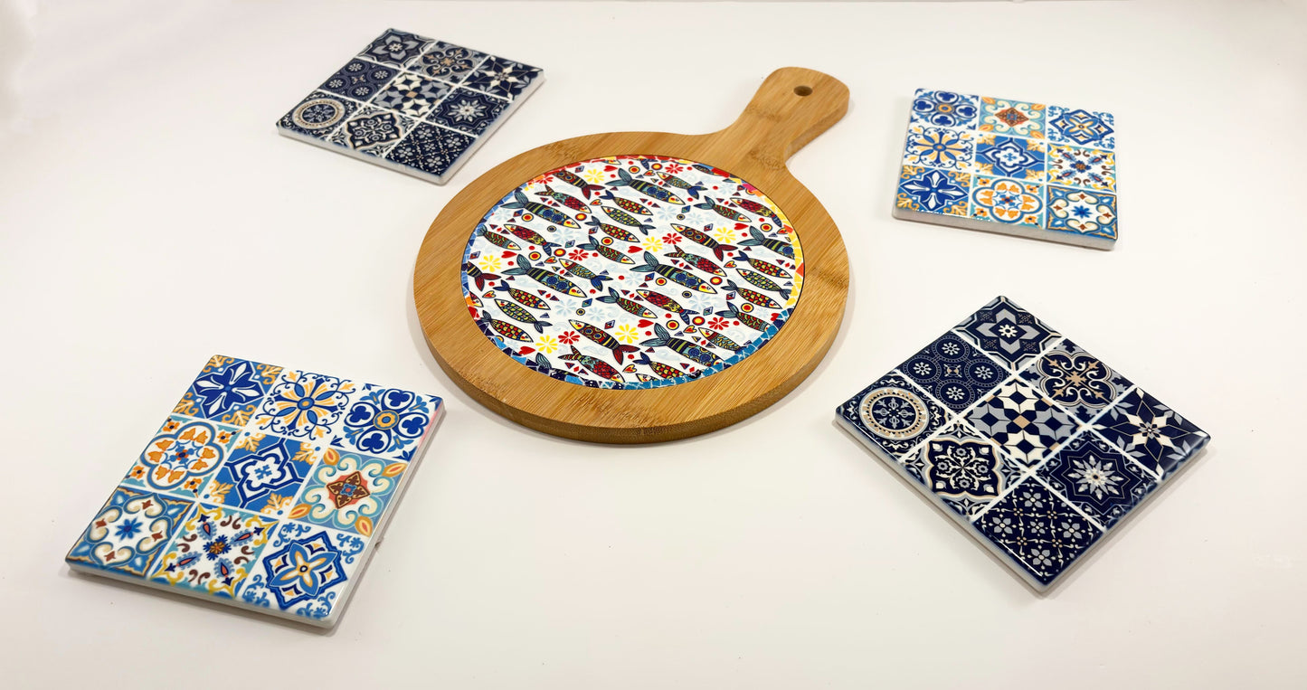 Set Servire "Lisabona" – Platou Bambus cu Inserție Ceramică & 4 Suporturi Azulejo